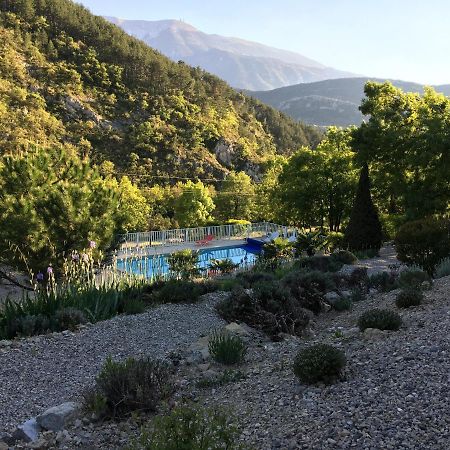 Les Chambres D'Hotes Du Mas Face Au Ventoux Plaisians エクステリア 写真
